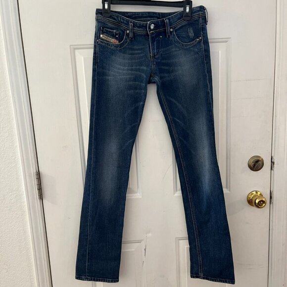 Diesel Woman's Blue Lowky Wash 008la-Stretch Low Rise Jeans Sz 27x32 - Picture 1 of 11